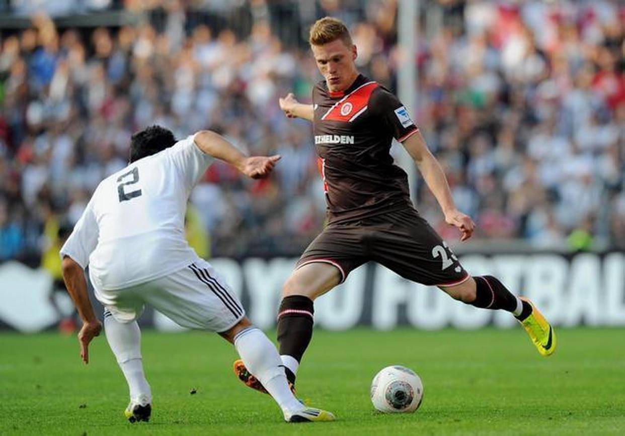 包含圣安东尼奥马刺发布备战花絮，关键时刻状态回暖，德甲任务艰巨，更衣室氛围转暖的词条