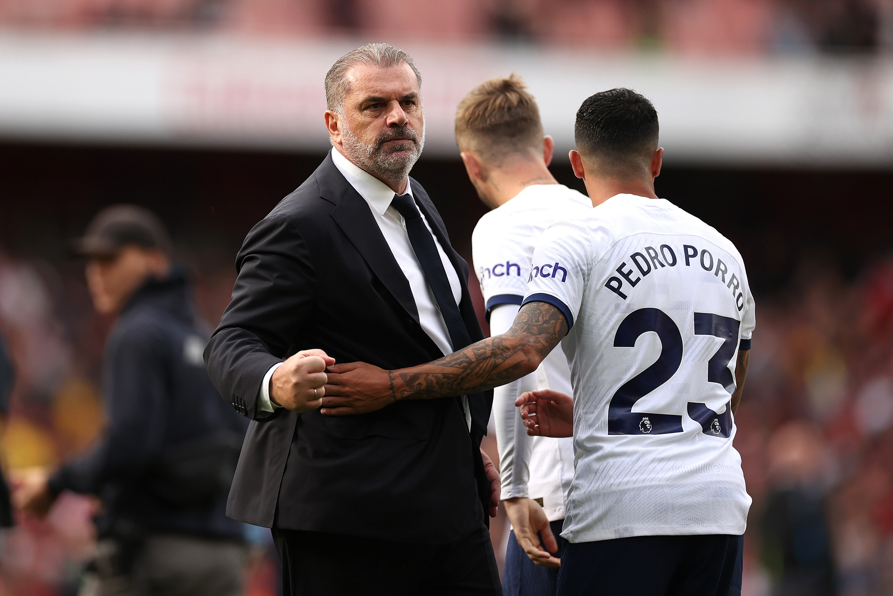 转会期费耶诺德备战中超，回应争议细节曝光，赛场秩序良好，球队文化再被提及的简单介绍