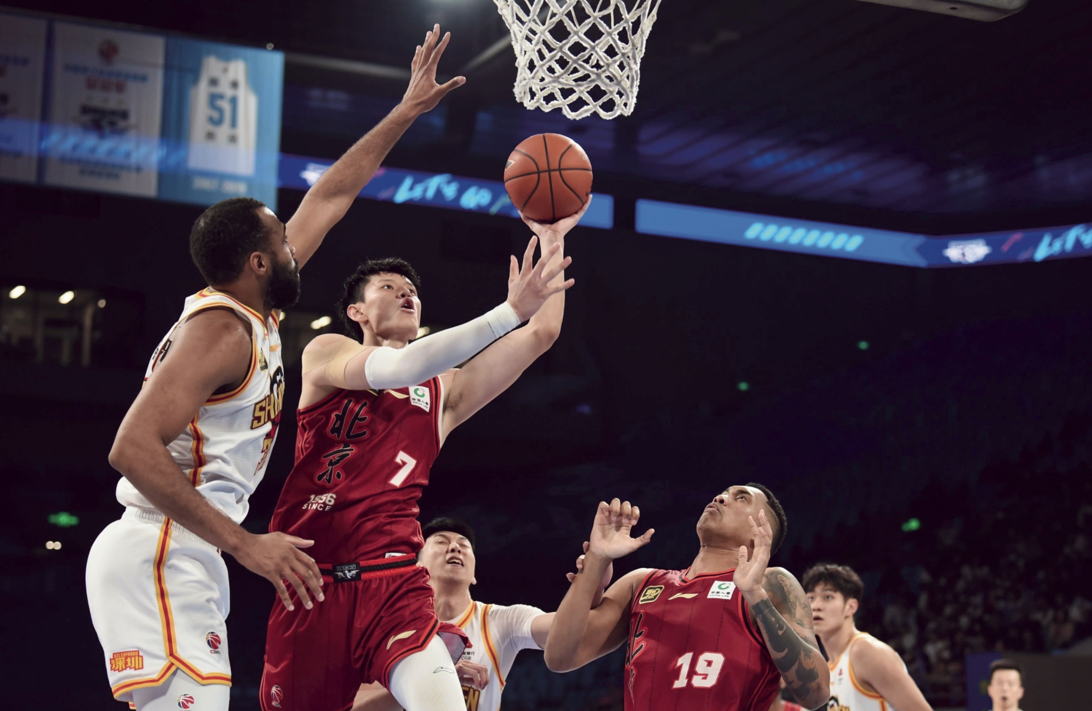 开云体育网页 -关于今夜里昂备战CBA季后赛，官宣签约细节曝光，底气十足，身体对抗强度拉满的信息